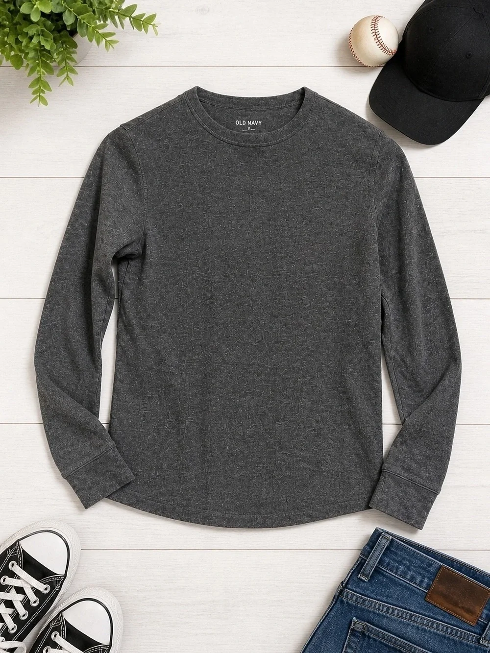 Old Navy Boys Charcoal Gray Long Sleeve Crewneck Tee Size 7